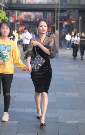 韵味开叉包臀裙