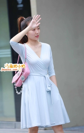性感的长裙美少妇 2