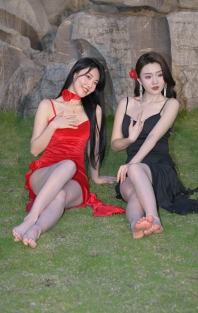 黑裙与红裙 [359P-8.00GB]