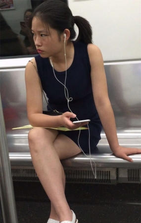 漂亮mm听音乐