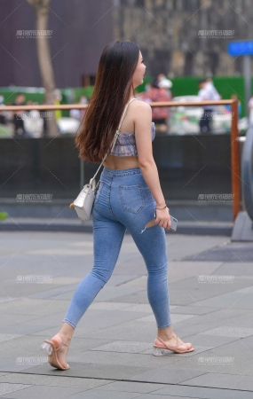 紧牛小姐姐