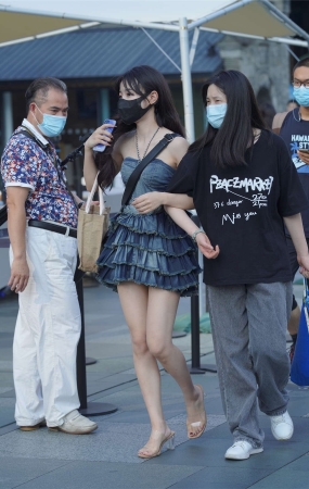 甜美动人牛仔裙