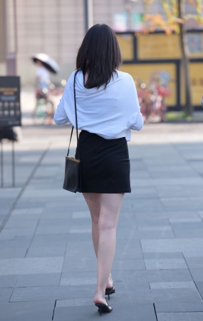热裤美女