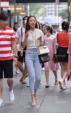 熟悉的高挑紧牛女友