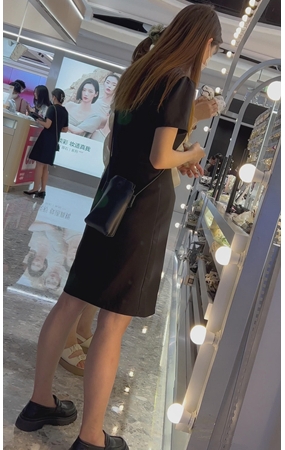 黑裙美女