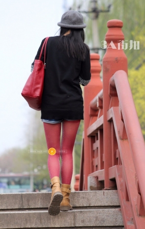 闪丝美女-过小桥-14P