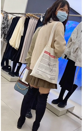 短裙小姐姐