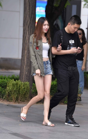 清新亮丽热牛女友