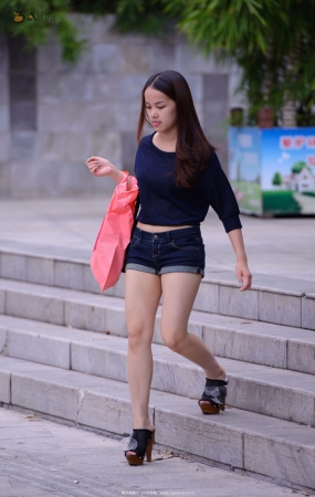热裤，裸腿，高跟凉拖-11P