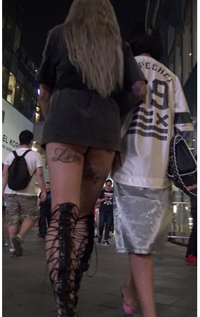 夜拍豪放的小姐姐