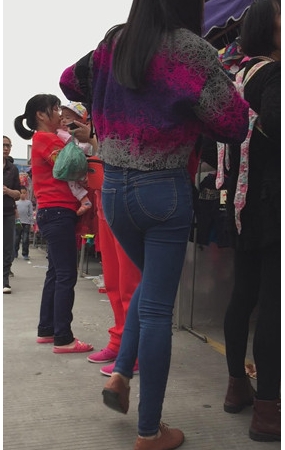牛仔裤小妹