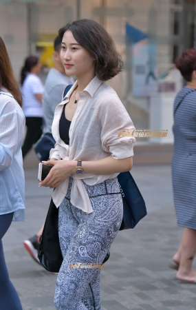 性感瑜伽裤美女