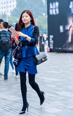 靚美女黑丝袜高跟鞋-11P