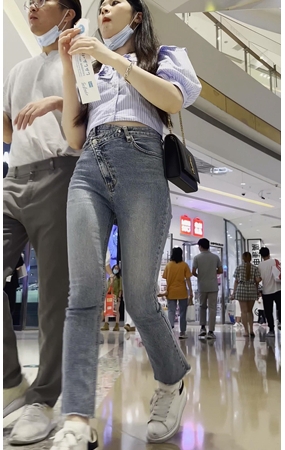 超紧牛仔裤女友