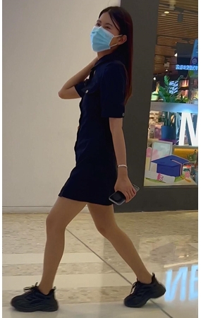 黑裙小姐姐