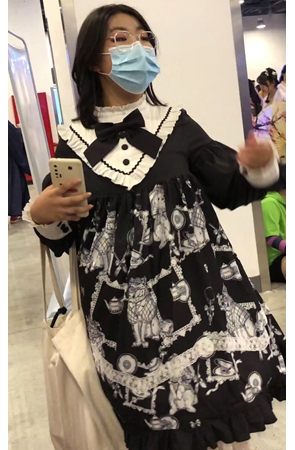 黑裙妹子