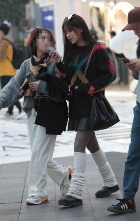 街拍黑丝少妇