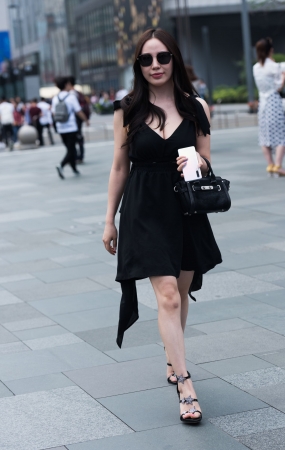 吊带美女