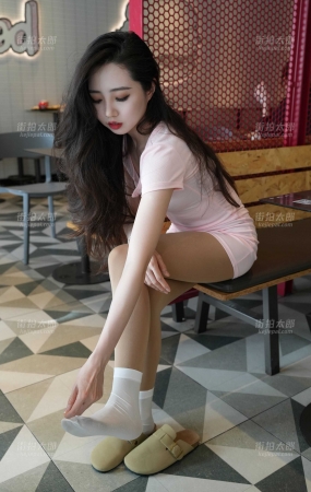 特惠三天–客定版肉丝冰丝叠穿261P视12min