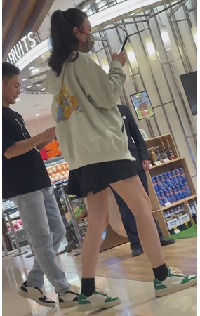 黑裙美女
