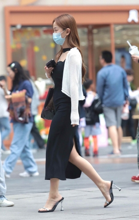 气质街拍少妇