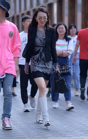 比诺- 银靴高跟美女-12P