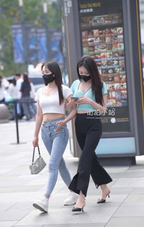 街拍牛仔小清新妹子组合