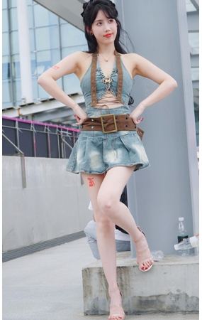 牛仔超短裙美女