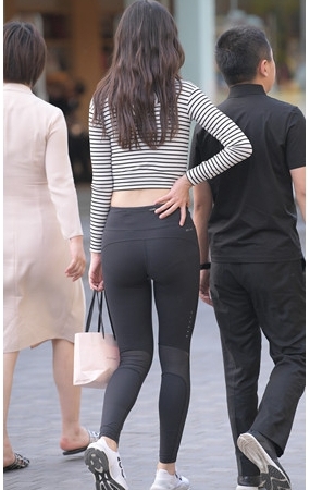 身材很好的紧身裤美女(23P)[474M/JPG]