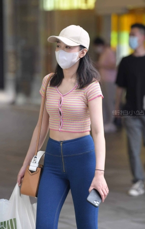 紧身蓝牛可爱小妹