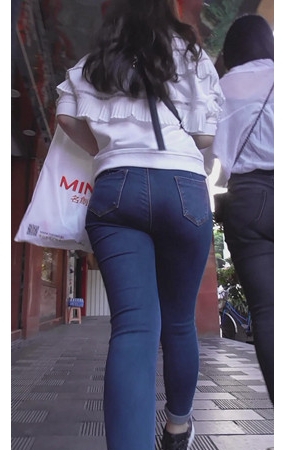 牛仔紧身裤小妹