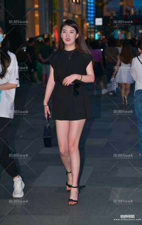 黑裙凉鞋美女 23-05-15-60