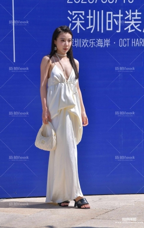 吊带白裙闺蜜 23-09-19-38