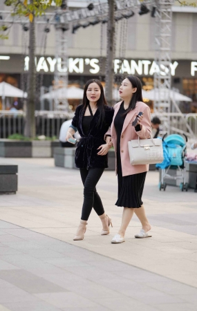 街拍高跟姐妹
