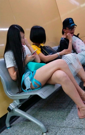 等侯的女孩