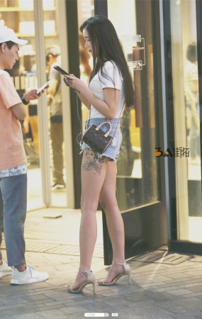 热裤大长腿高跟美女-12P