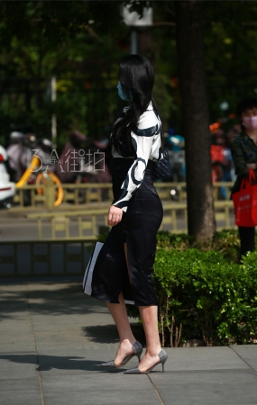 高跟开叉短裙长腿美女-14P