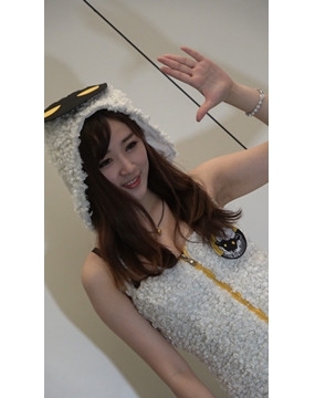超级小可爱丰满的梦妹子，童颜巨乳。