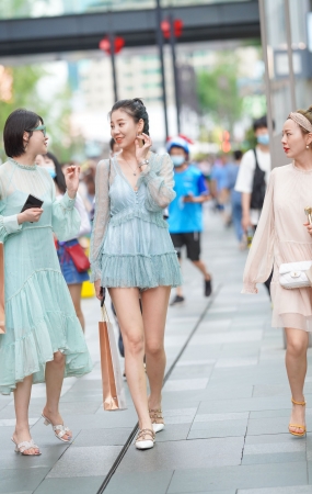 好有女人味的美少妇