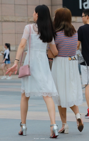 美女是膝盖肿么了？VS制服黑丝-11P