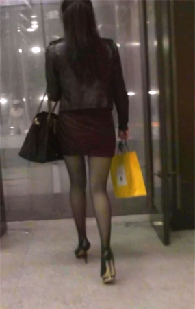 极品性感紫色紧身包臀裙黑丝美女