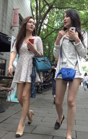 4K-超性感街拍美腿高跟鞋连衣裙美女 [1.33 GB]
