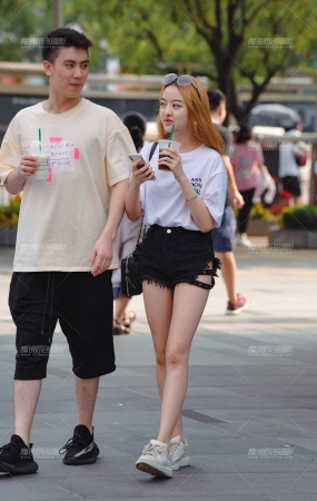 开边热裤美腿