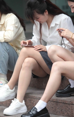 诱惑肉丝街拍少妇-16P