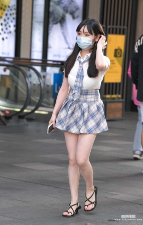 百褶裙小妹 22-05-15-76
