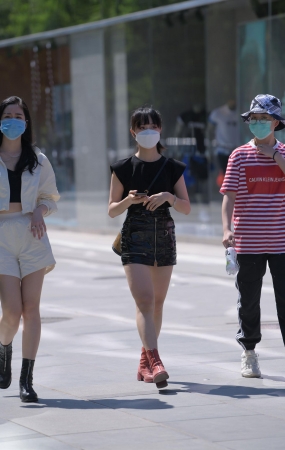 性感黑色皮裙美女