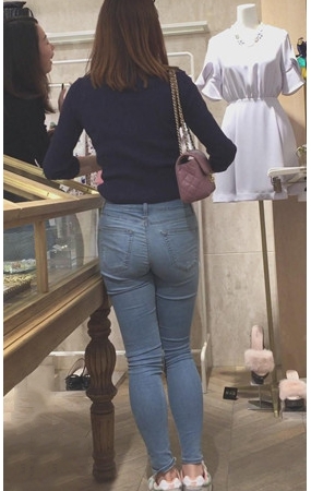牛仔裤女孩