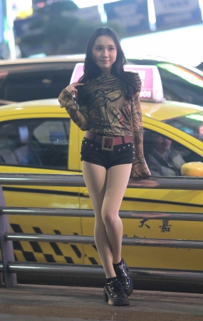 街拍肉丝妹子