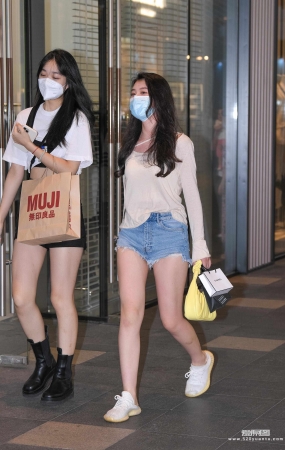 热裤小姐姐 21-08-29-502