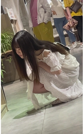 白裙美女